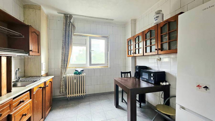 Apartament cu 2 camere semidecomandat în Berceni