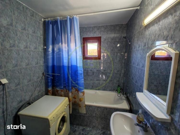 Casă cu 5 camere cu Teren 1300 Mp în Ideciu de Jos
