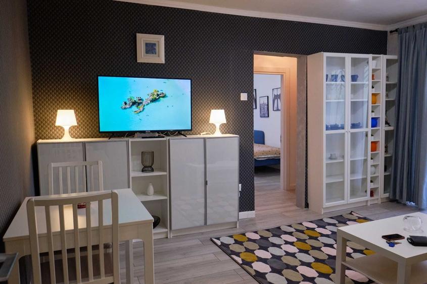 Apartament cu 3 camere semidecomandat în Soarelui