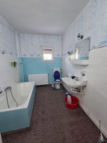 Casă cu 3 camere în Central