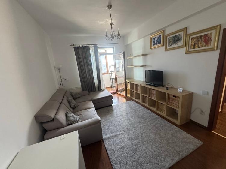 Apartament cu 2 camere decomandat, mobilat în Central
