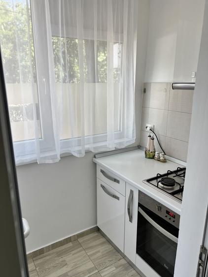 Apartament cu 2 camere decomandat în Soarelui