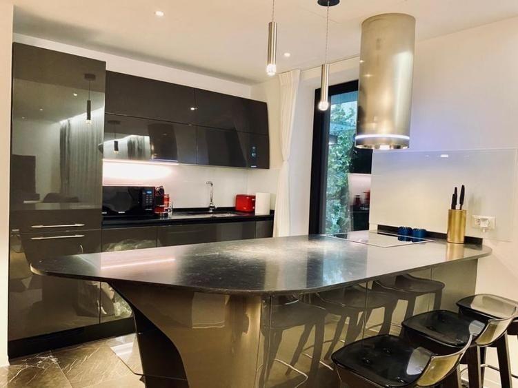 Apartament cu 4 camere decomandat, mobilat în Aviatorilor