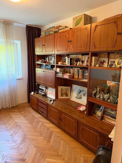 Apartament cu 4 camere decomandat, mobilat în Crângași