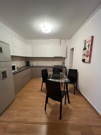 Apartament cu 2 camere decomandat, mobilat în Herăstrău