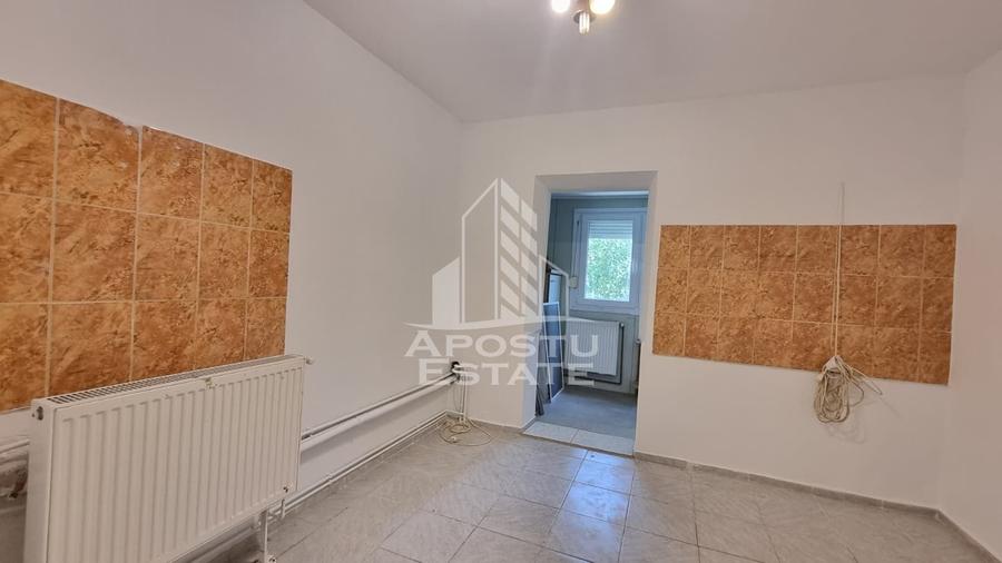 Apartament cu 3 camere decomandat în Aradului