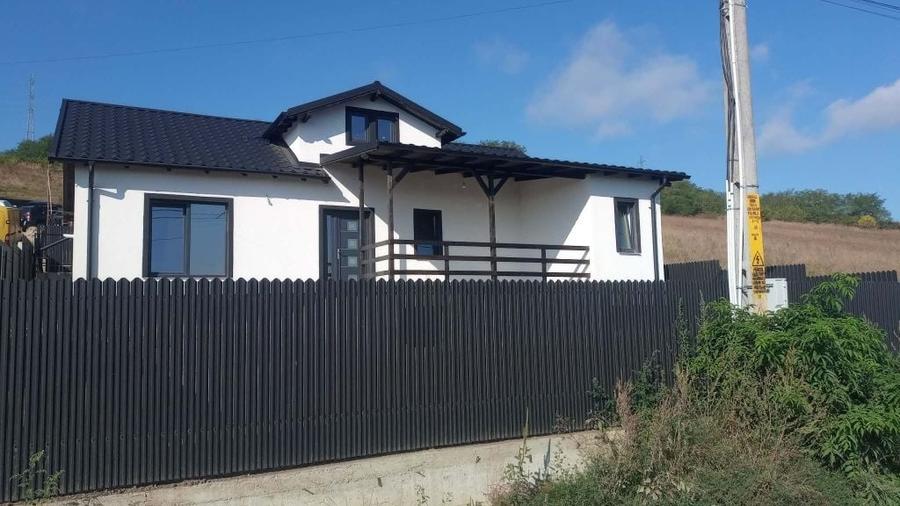 Casă cu 4 camere în Mărgineni