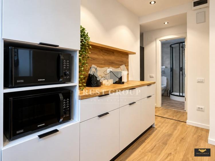 Apartament cu 4 camere decomandat, mobilat în P-ța Victoriei