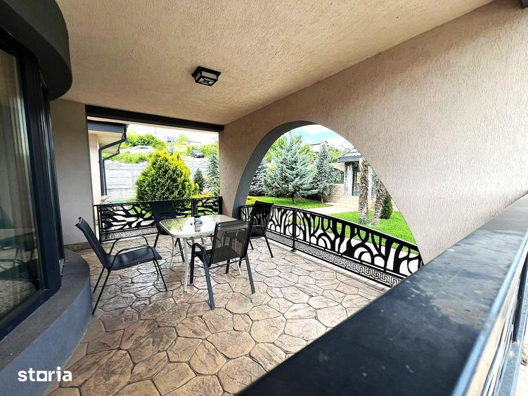 Casă cu 5 camere cu Teren 1700 Mp în Bucium