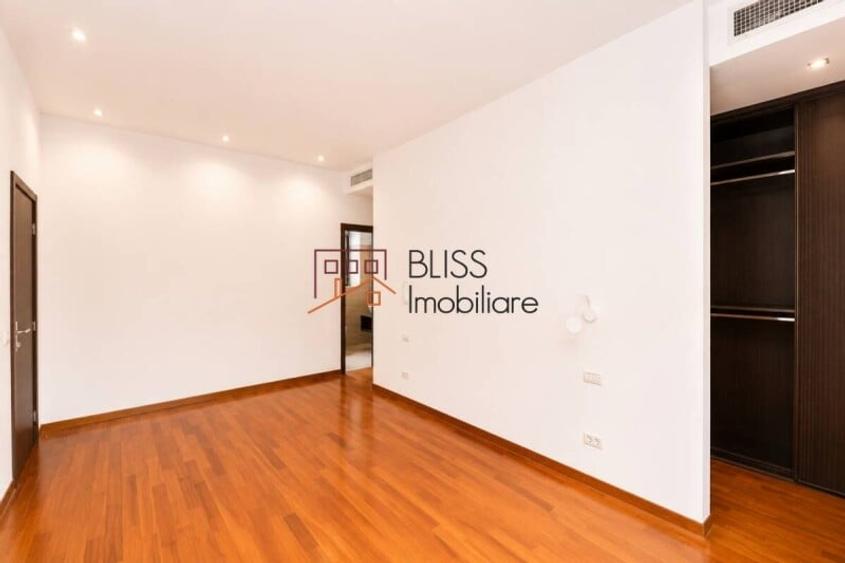 Apartament cu 4 camere decomandat în P-ța Dorobanți