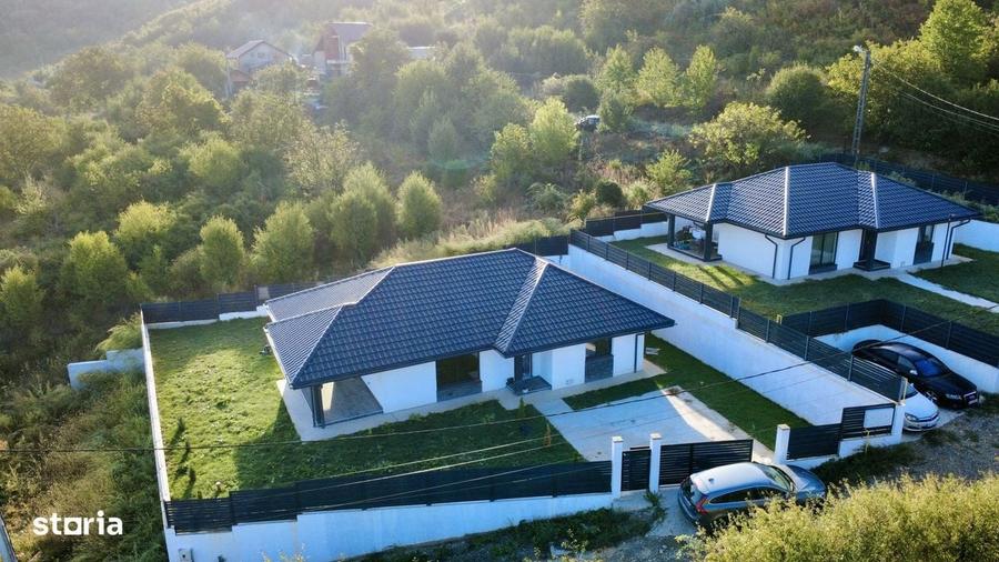 Casă cu 4 camere decomandat în Hlincea
