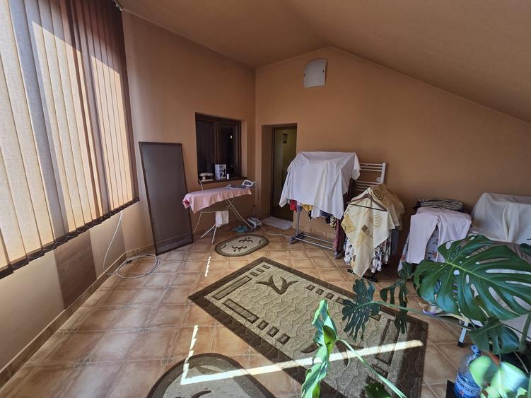 Casă Individuală cu 8 Camere și 4 Băi – de Vânzare în Ciarda Roșie - 375.000 Eur - 9