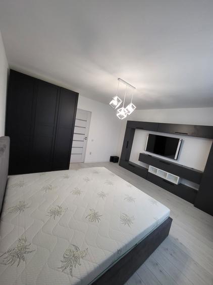 Garsoniera noua, an 2024, la 5 minute de centru . Str Calugareni, nr.6 - 8