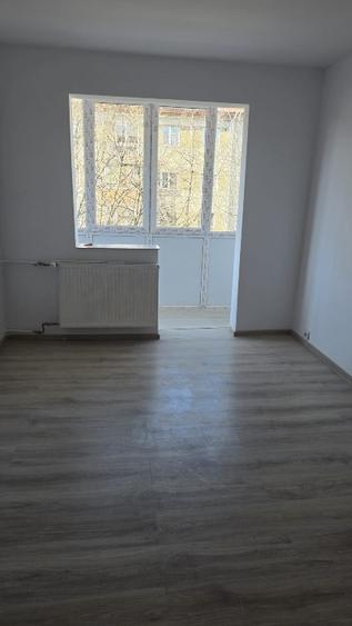 Apartament 4 camere,Dacia,et.3 - 3