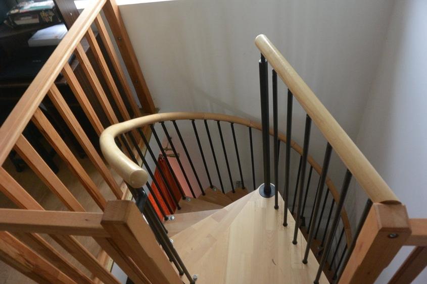 Casa P+E, la 15 km de Poiana Lacului, finisata, mobilata,  teren 7500mp, - 10