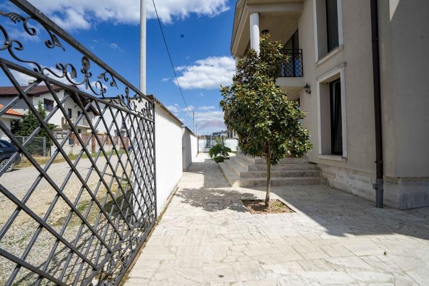 De vânzare casă /pensiune în zona Nufarul - 26