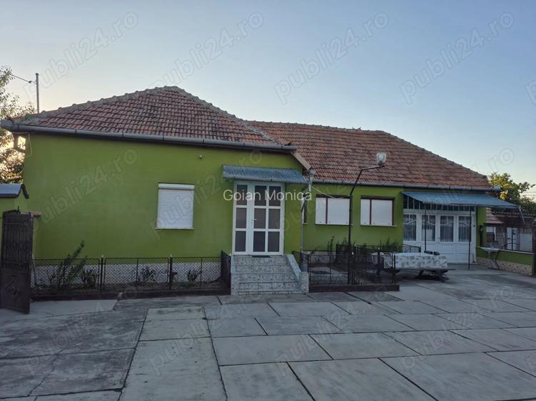 Casa renovata cu teren de 1400mp