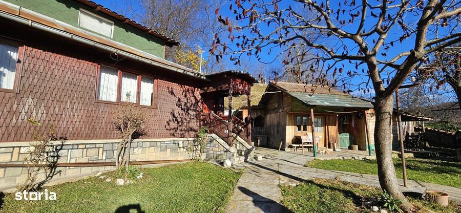 Casa gospodarului, bine intretinuta, cu teren generos Comarnic - 2