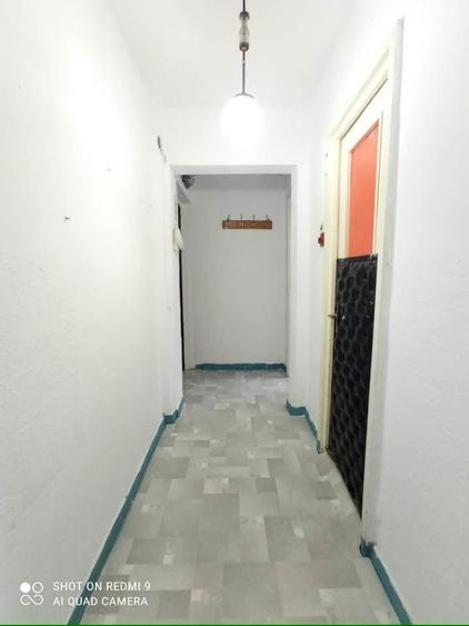 3 Camere Semidecomandat 45mp Zona Groapa- Școala 8 - 4