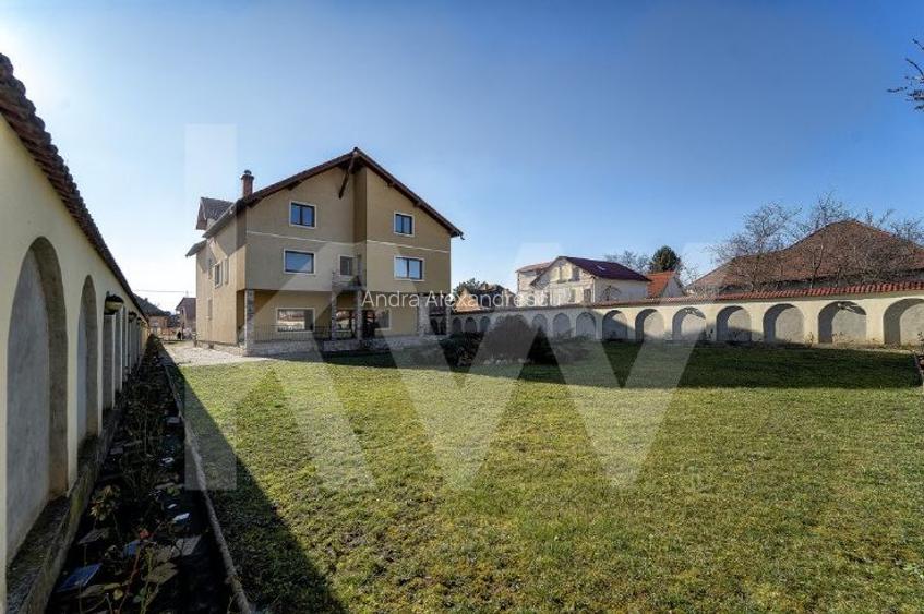 Casa spațioasă pentru afacere sau locuinta cu teren 1564 mp - Piata Cluj Casa spațioasă pentru afacere sau locuinta cu teren 1564 mp - Piata Cluj