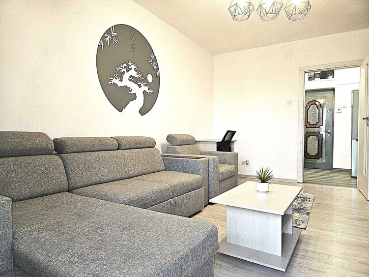 Apartament 2 camere, decomandat. Zona Gradiste Arad - 1