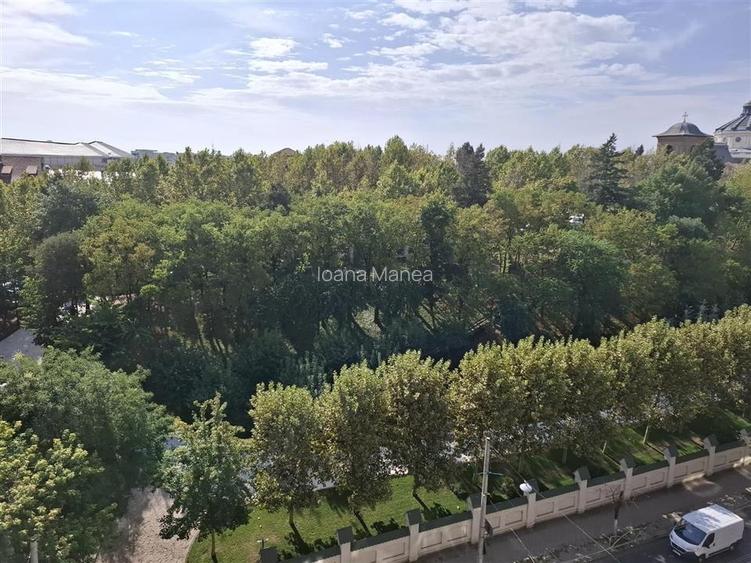 Vanzare apartament 3 camere, Piata Unirii, fantana mare, etaj 7/8+etaj tehnic, 8