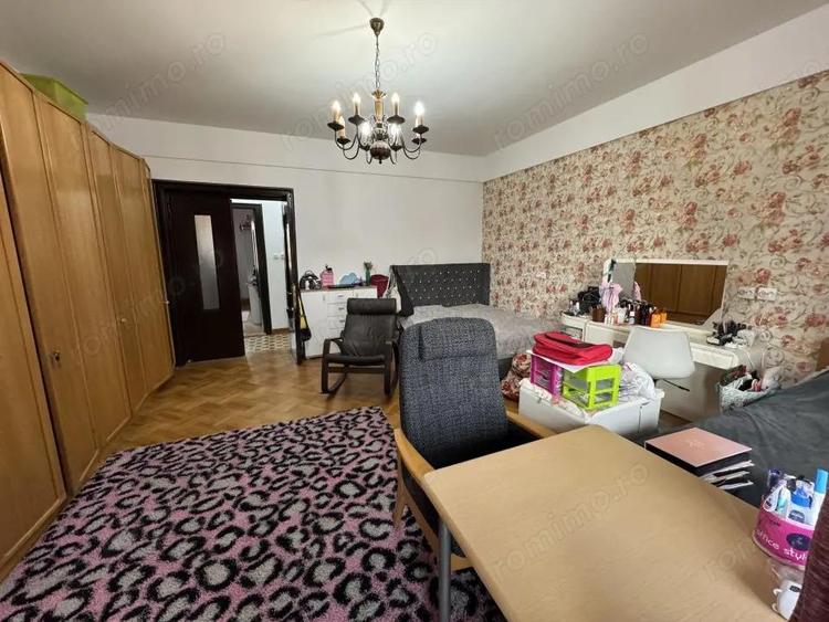 Vila tip duplex, zona Democratiei - 17