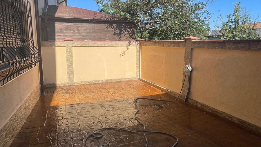 Navodari Vila  P+1+M  Living + 5 camere  86 mp etaj  Construita  in 2011 din bca - 3