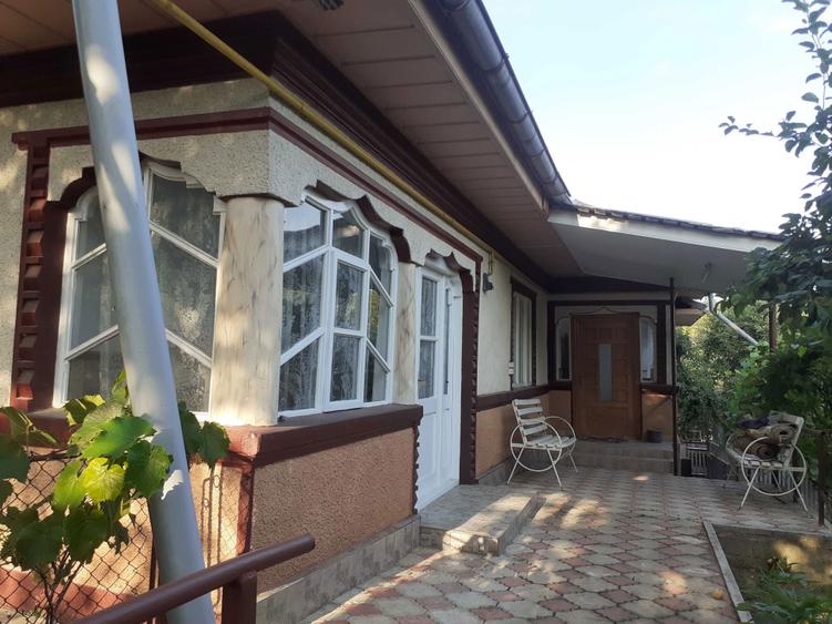 CASA SI CURTE AMENAJATA fara a necesita investitii BUHUSI - 1