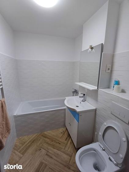 Inchiriez apartament 3 camere - 1