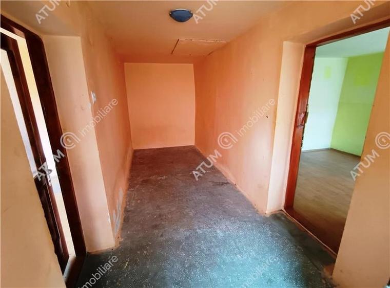 Casa cu 4 camere si 1650 mp teren la doar 30 km distanta de Sibiu - 12