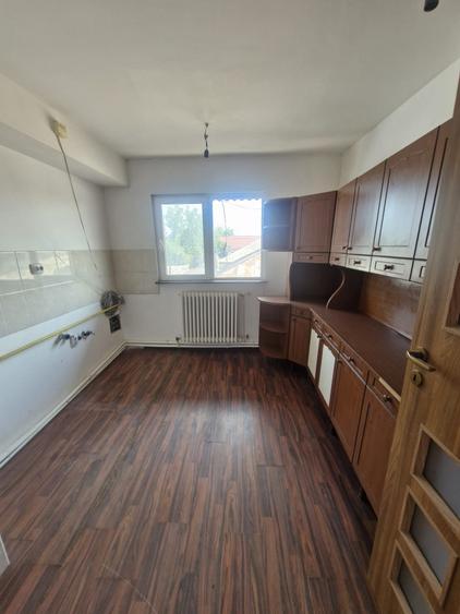 Casă cu 8 camere cu Canalizare în Săftica