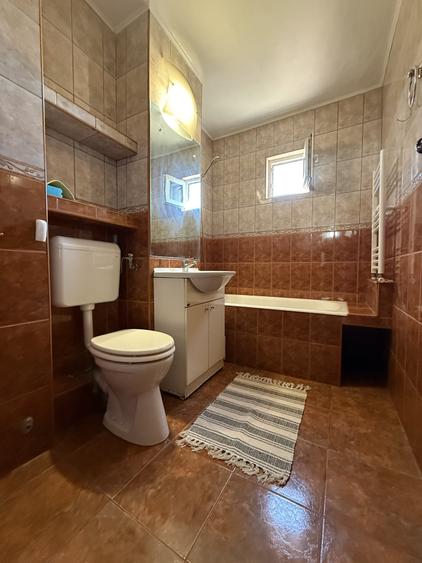 Apartament cu 3 camere decomandat, mobilat în Lipovei