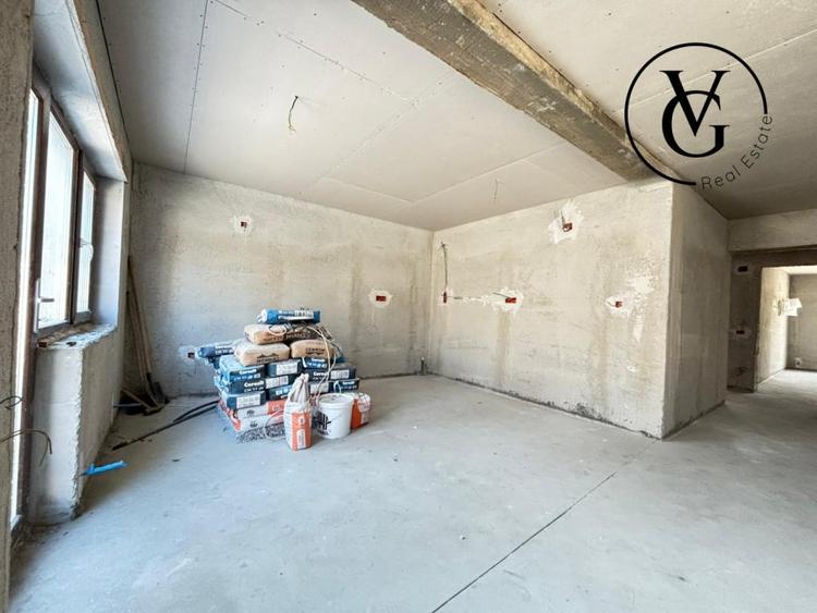Casă individuală cu 4 camere cu Canalizare în Lumina