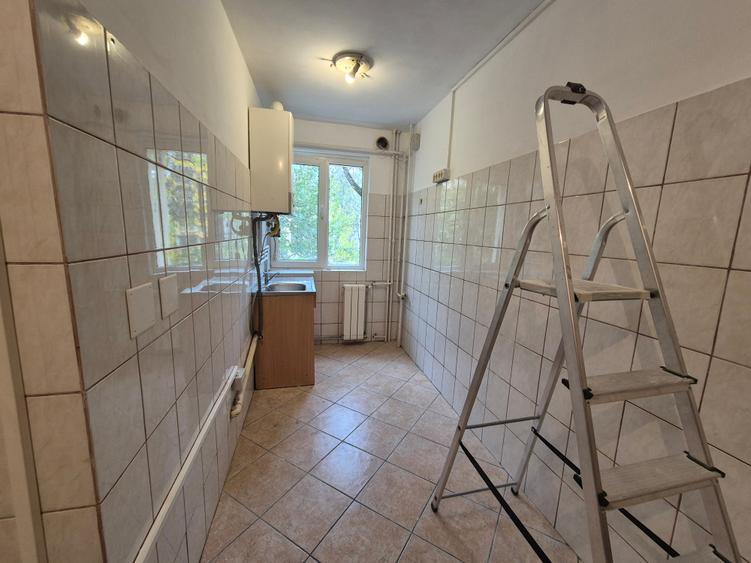 Pe frumoasa strada Harnicieila etajul 1, in bloc izolat termic - 11