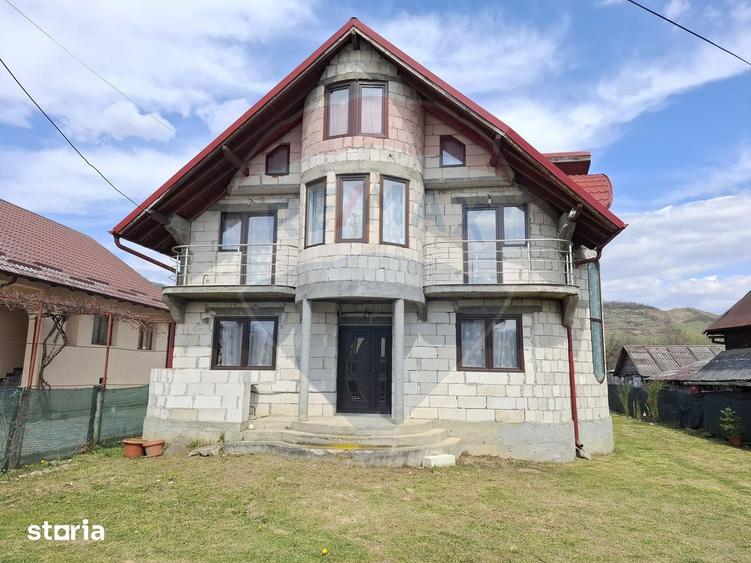 Casa / Vila cu 5 camere de vanzare - 13