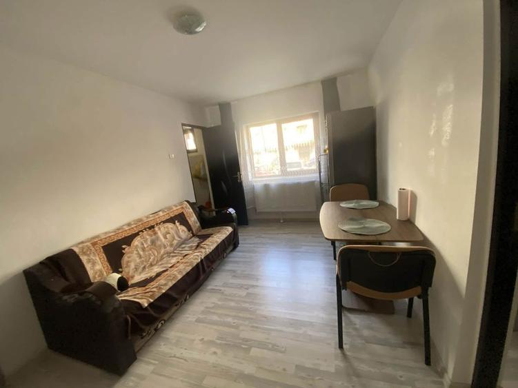 Inchiriez apartament 2 camere - 1