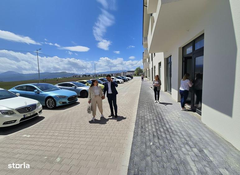 Spatiu Comercial cu Vitrine, Open Space, 100 mp - 2