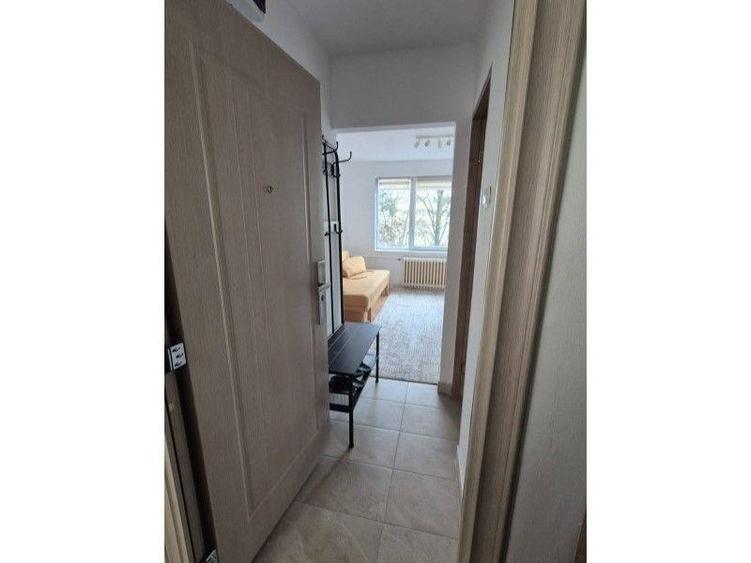 Garsoniera zona Piata Hermes, etaj intermediar, finisata modern - 1