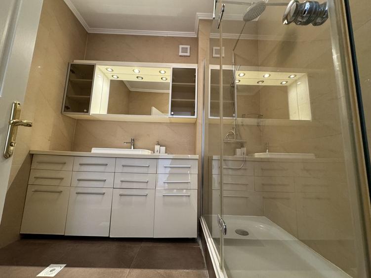 Duplex cu 4 camere cu Piscina în Iancu Nicolae