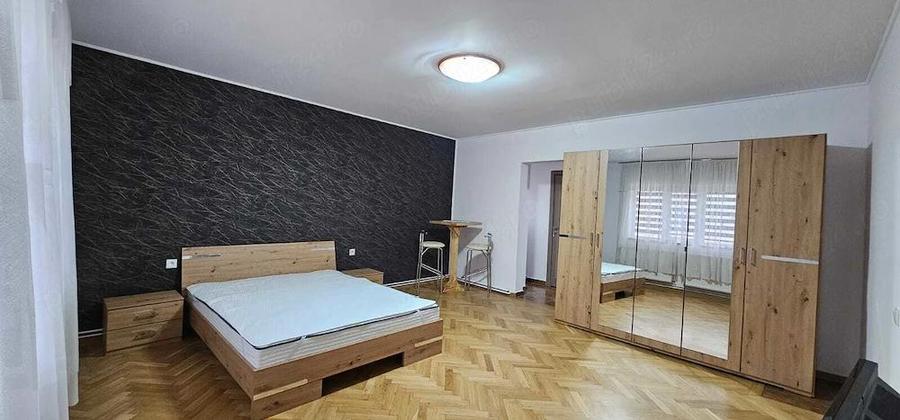 Sinaia, zona ultracentrala - inchiriere garsoniera, renovata ?i mobilata - 1