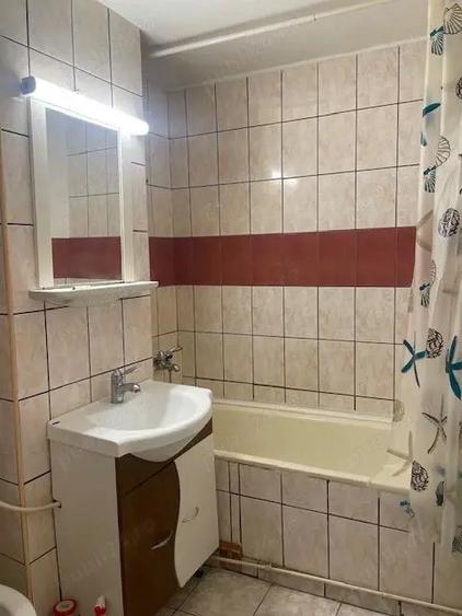 Inchiriez apartament , 2 camere , decomandat , str.Timisorii 110 , etaj 3 - 8