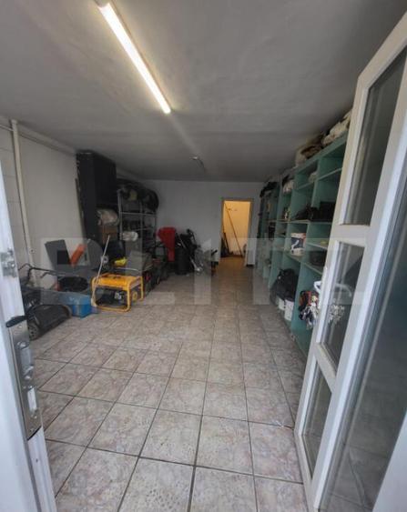Spatiu comercial de vanzare, zona Micro III - 3