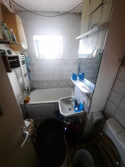 Apartament cu 3 camere, etajul 3/4, zona Dacia - 8