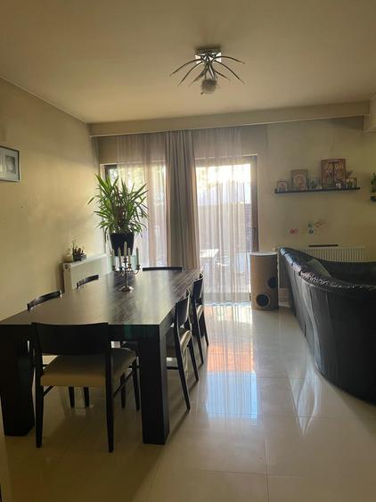 Locuință elegantă cu curte amenajată – parter + etaj, în spatele Pieței Delfinul - 24