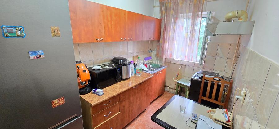 Apartament 3 camere, renovat, etaj 3, geam la baie, CT, PVC, Zimbru