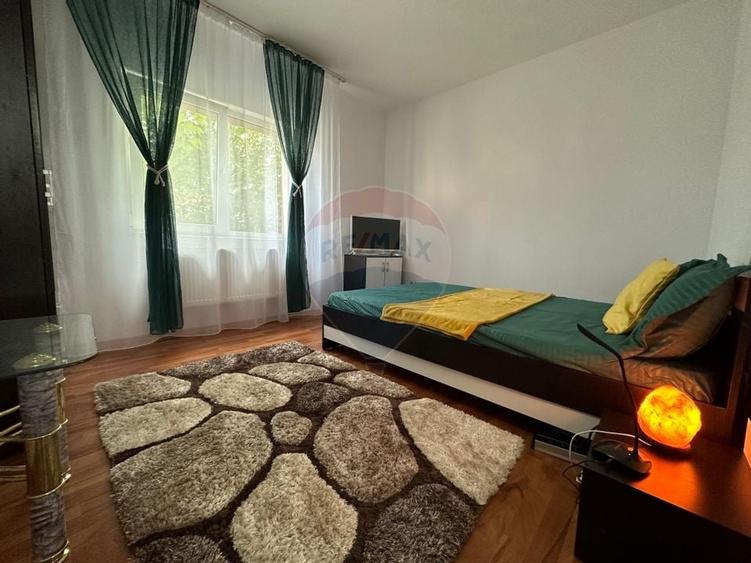 Apartament cu 3 camere de inchiriat in Andrei Muresanu - 2
