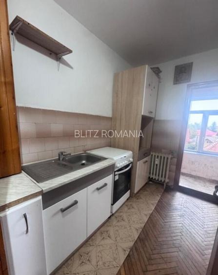 Apartament 2 camere. etaj intermediar, Radauti