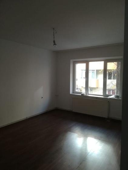 De vanzare Apartament 3 camere Bobocica Vitan - 6