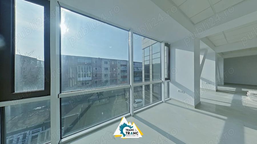 Spa?iu de birouri de 200 mp in cladire de sticla in Micalaca - 4